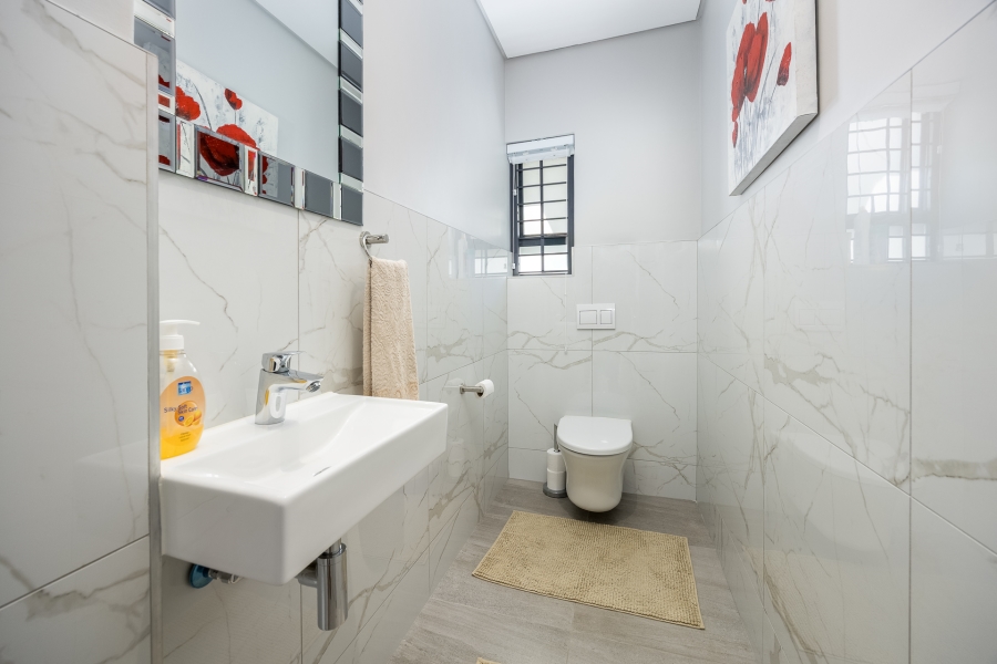 4 Bedroom Property for Sale in Vierlanden Western Cape